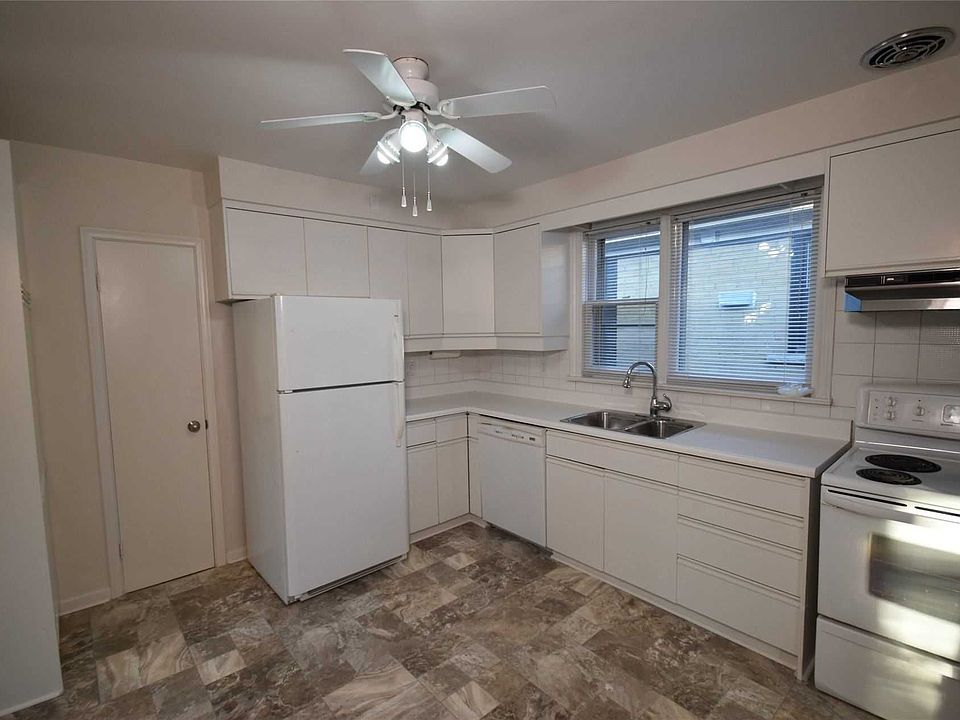 2nd image of 203 High Park Ave Floor 3