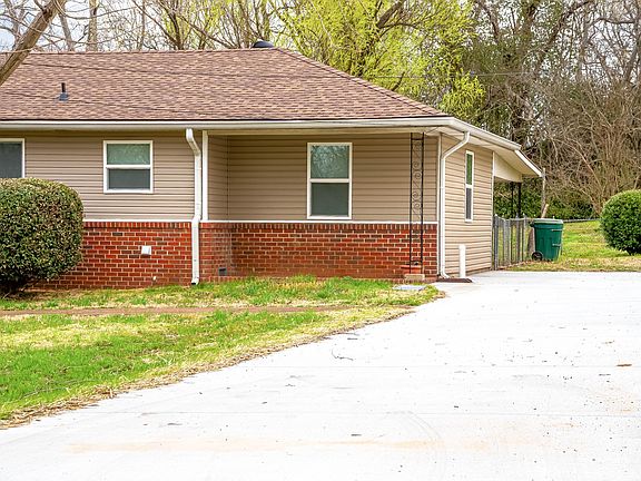 3rd image of 112 Juanita Ave