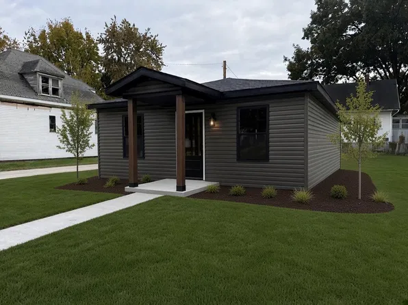 800 W End Pl, Moberly, MO 65270