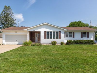 406 Meadowbrook Ln, Waterloo, IA, 50701
