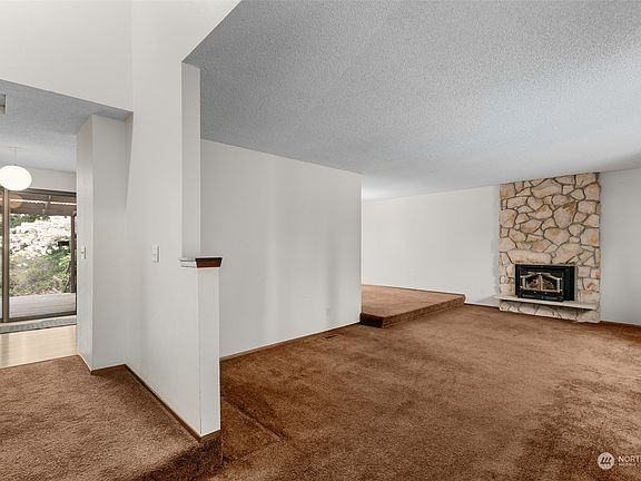 4th image of 20156 Marine View Drive SW
