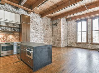 2400 Mechanic St APT 301, Galveston, TX 77550