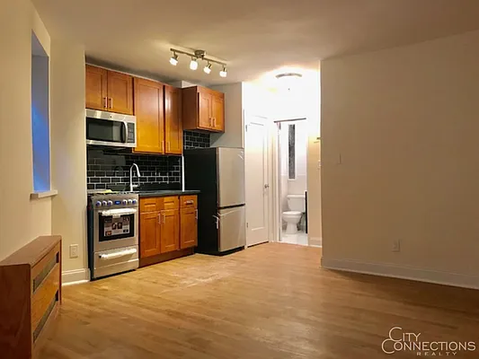 Rented by City Connections Realty | media 25