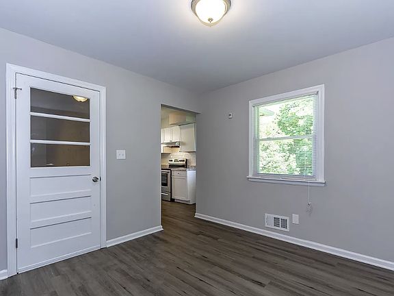 5th image of 10619 Richmond Ave