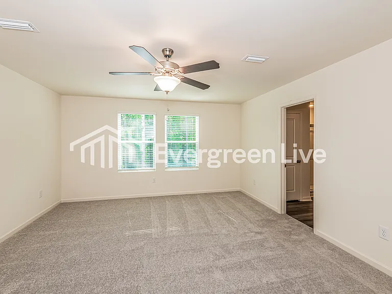 132 S Gallaspy Dr — Photo 4