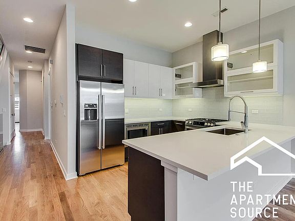 2nd image of 2057 N Mozart St