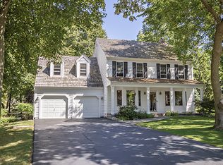 611 Cross Ct, Gurnee, IL 60031