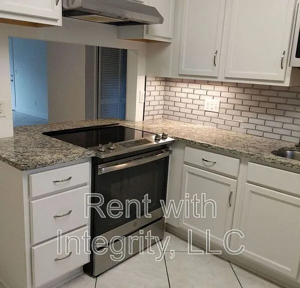 156C Locke St — Photo 6