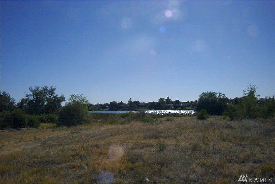 1st image of 948 S Eastlake Dr