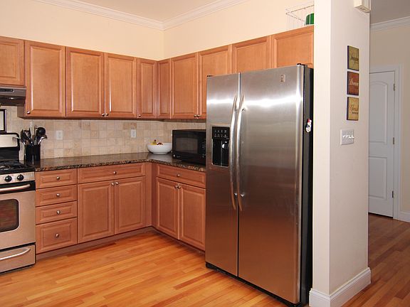 Kitchen w/SS Appliances