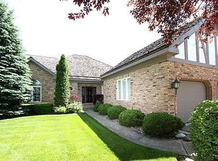 51 Chesterfield Ct, Burr Ridge, IL 60527