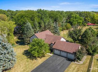 5N443 Oak Rd, St Charles, IL 60175