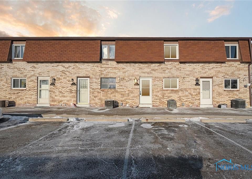 1st image of 728 Fairway Dr APT 2