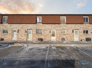 728 Fairway Dr APT 2, Wauseon, OH 43567