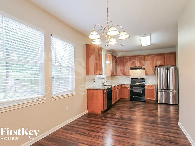 1013 Arbor Way — Photo 5