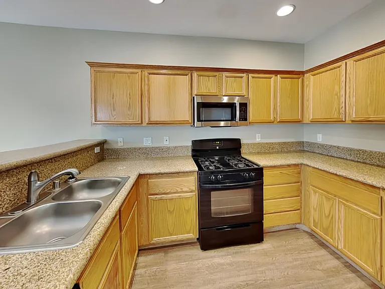 6325 Blushing Willow St — Photo 7