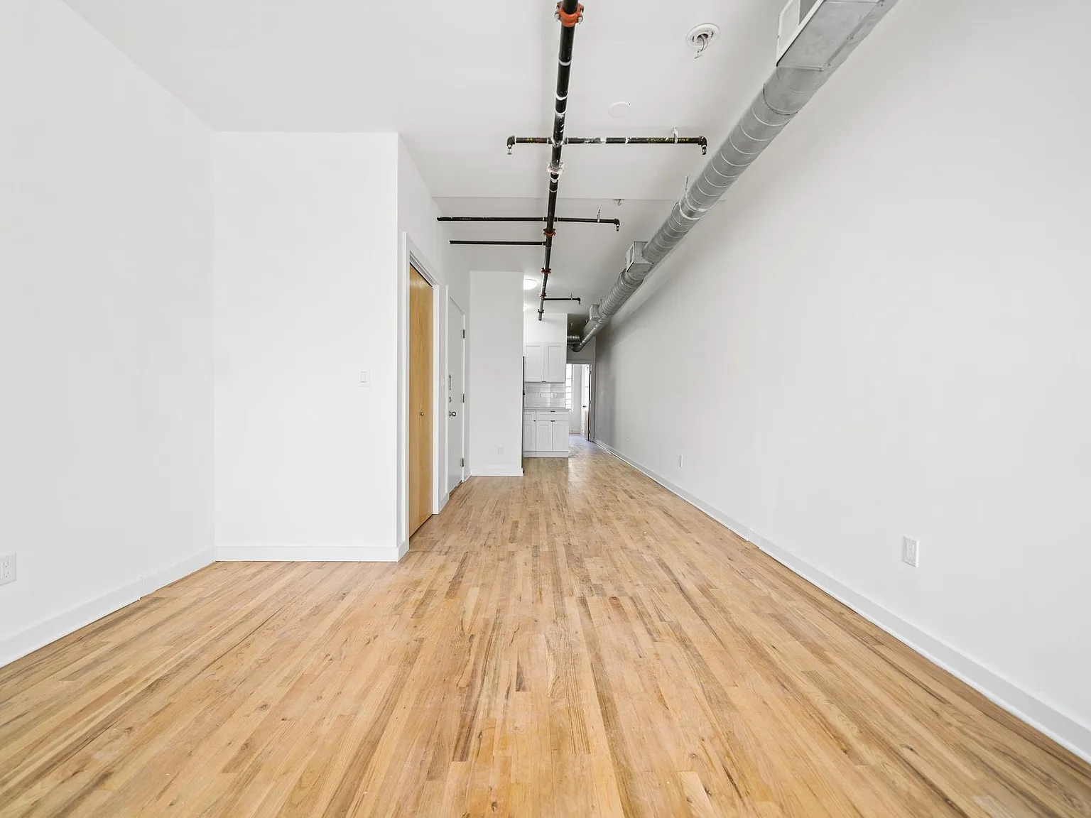 1 bed, 1.0 bath, $3,250 — Photo 4