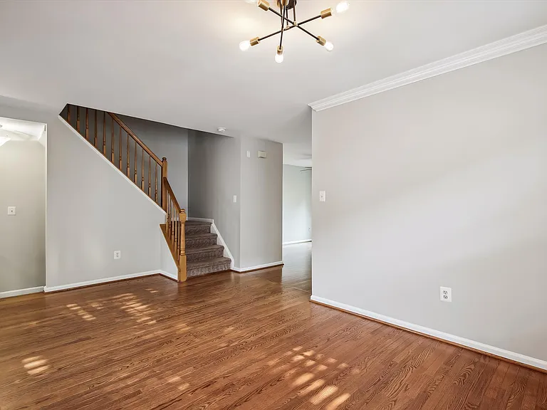 6733 Sullivan Way — Photo 11