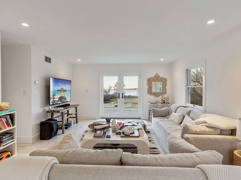 100 Old West Lake Dr — Photo 11