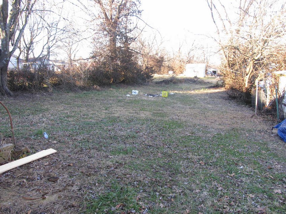 2nd image of 403 W 11th St