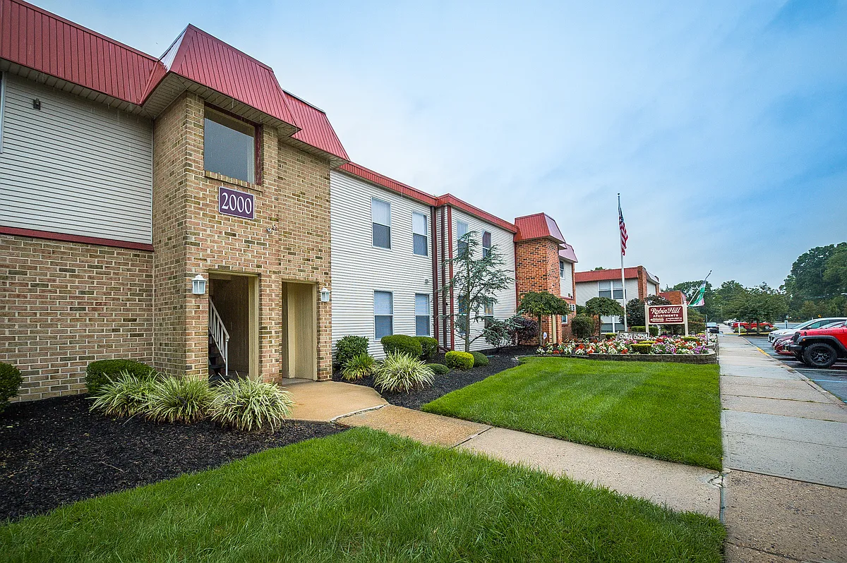 Building Photo - Robin Hill Apartments