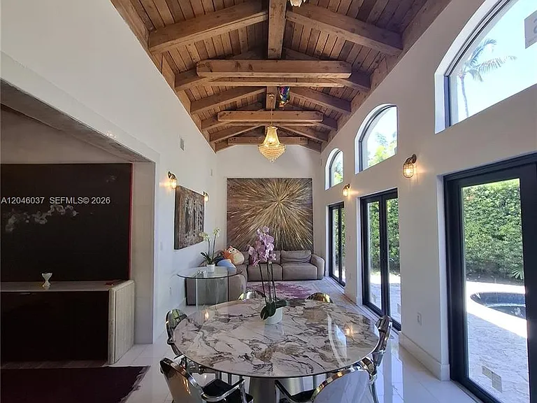 6350 Pinetree Dr — Photo 15