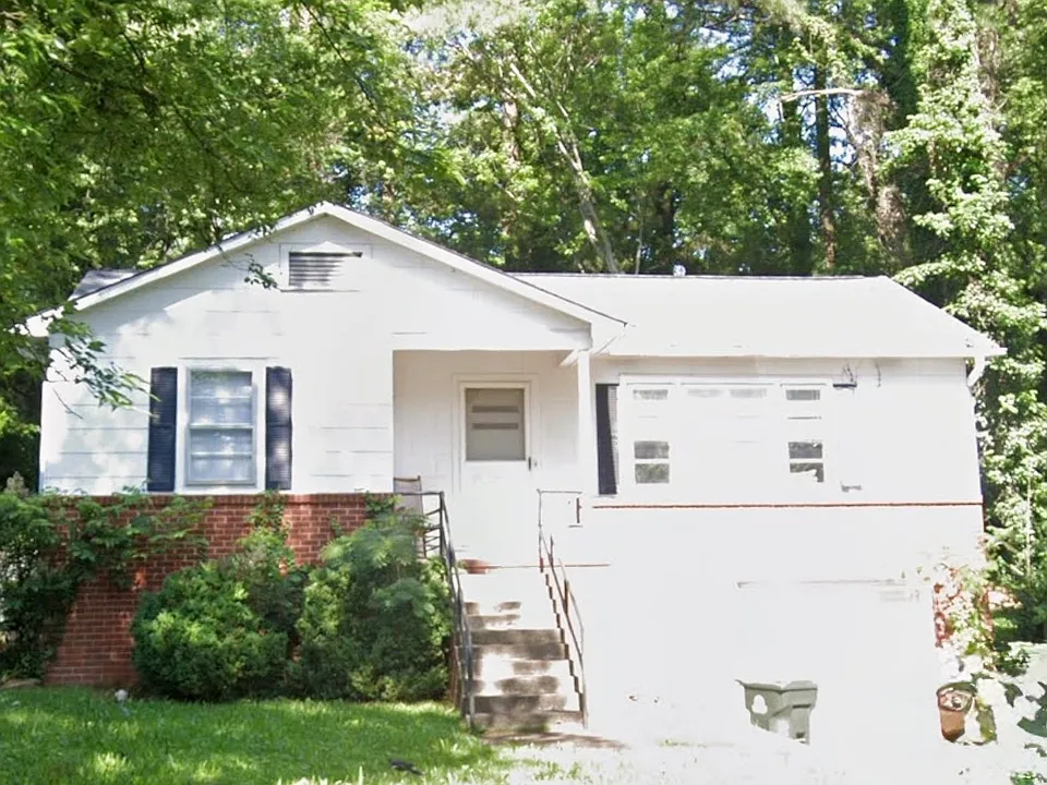 318 Spring St