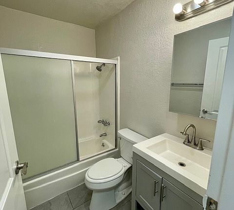 4th image of 15 La Brea Way #26