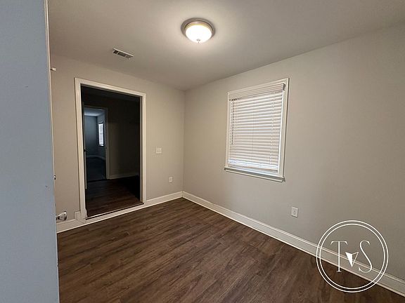 3rd image of 515 Fraser Dr