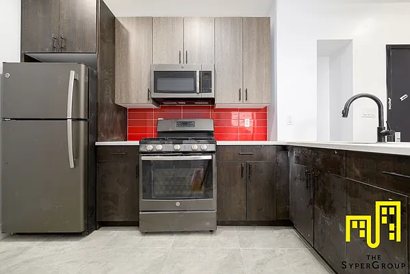 Rented by The Syper Group | media 17