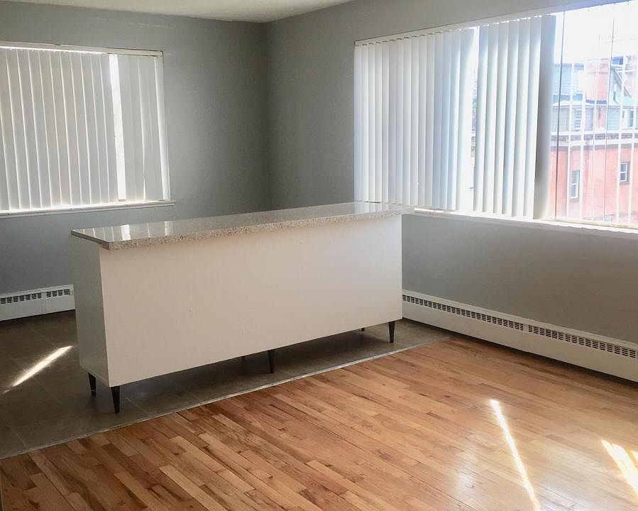1st image of 1010 Corona St APT 102