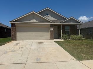 1441 Yachtclub Dr, Azle, TX 76020