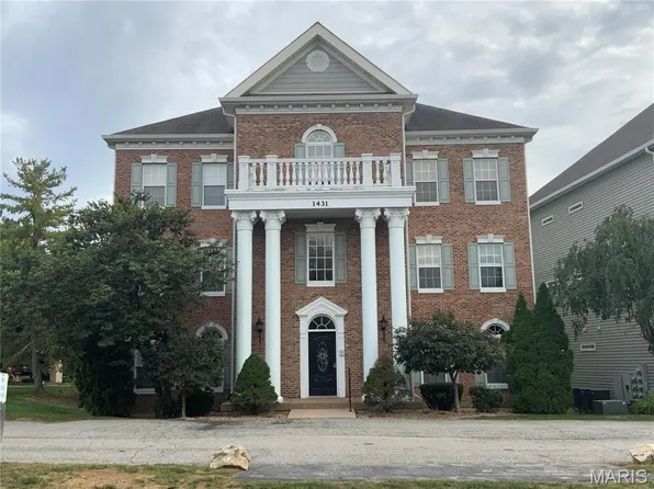 1431 Heritage Lndg APT 101, Saint Charles, MO 63303