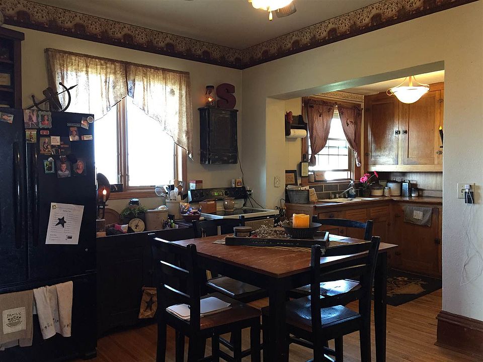 1st image of 2625 Elm Ave