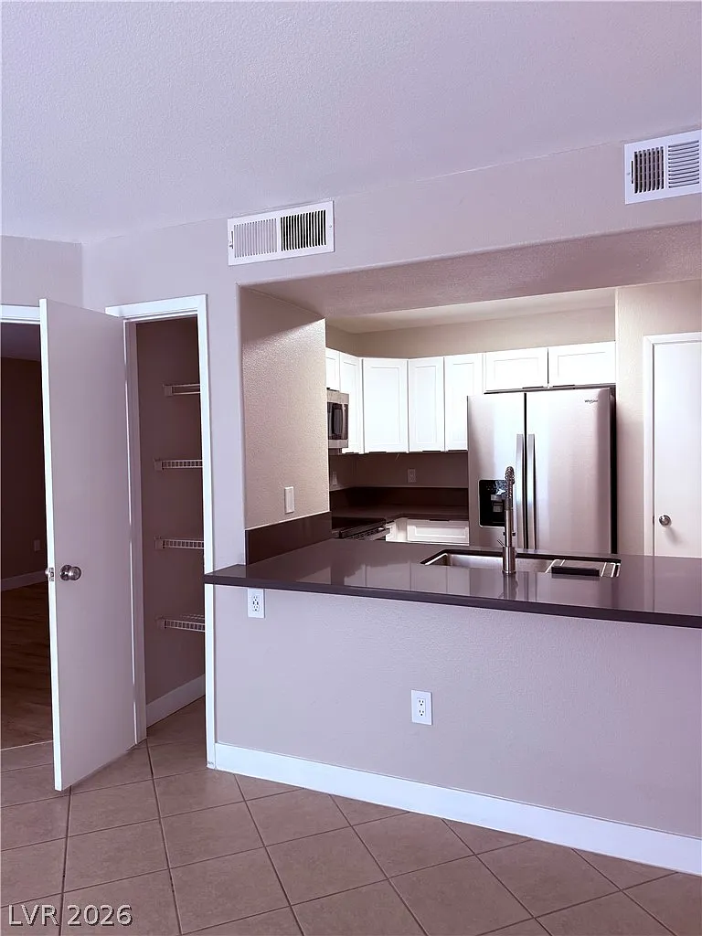2 bed, 2.0 bath, 960 sqft, $1,595 — Photo 3