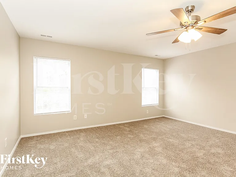 2709 Buckleigh Dr — Photo 8