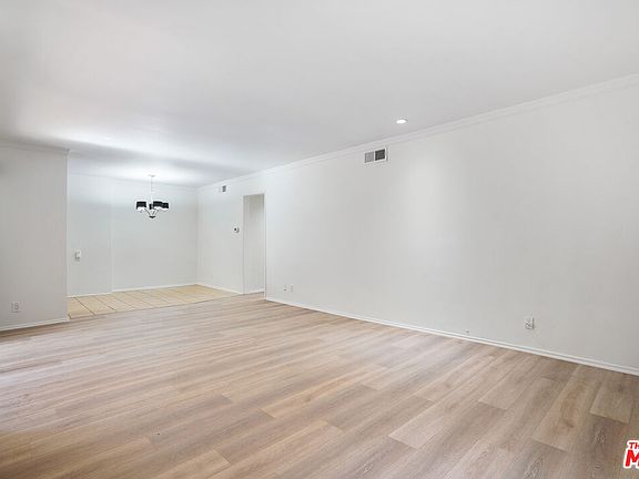 2nd image of 4544 Colbath Ave APT 3