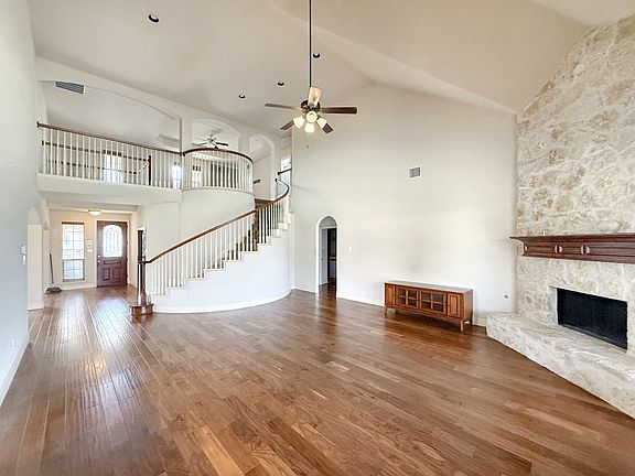 4th image of 6413 Fitzgerald Dr