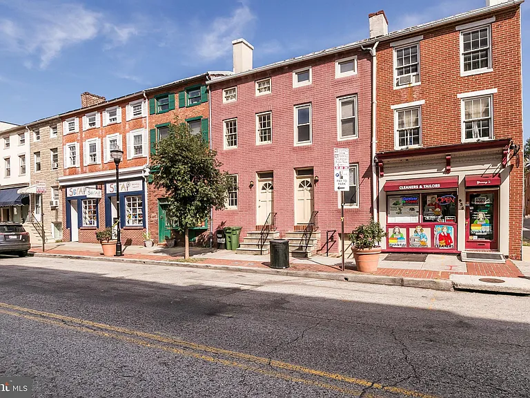 931 S Charles St — Photo 22