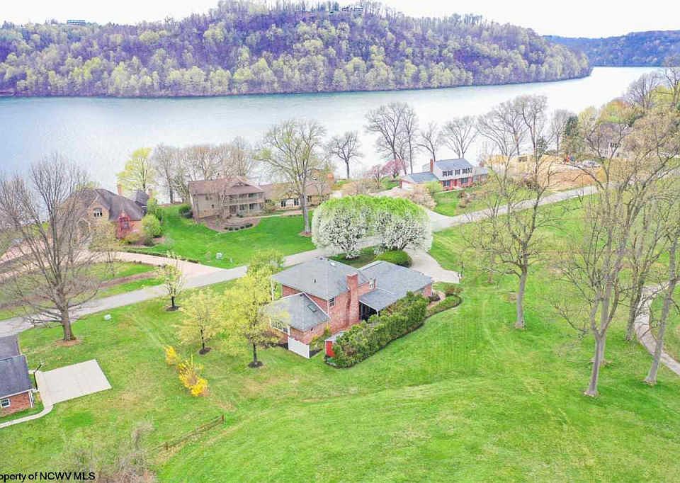 1st image of 308 Lakeview Dr