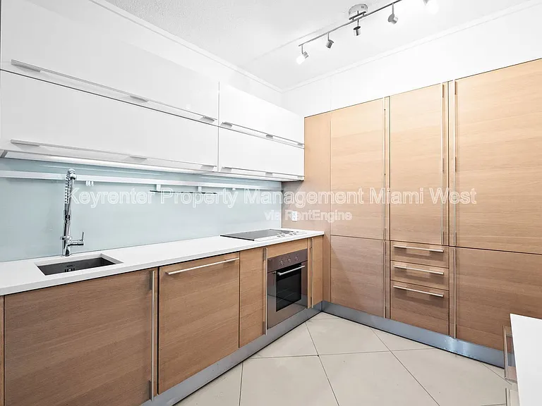 1750 N Bayshore Dr #3312 — Photo 2
