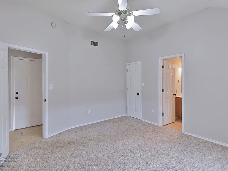 7825 Thompson Pkwy — Photo 24
