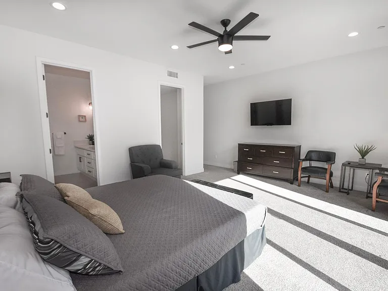 253 Dahlia Ave — Photo 12