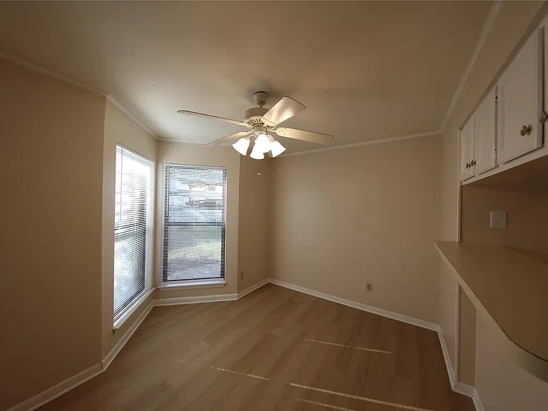 1510 W North Loop Blvd #412 — Photo 5
