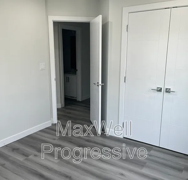 10821 112th St NW #1 — Photo 15