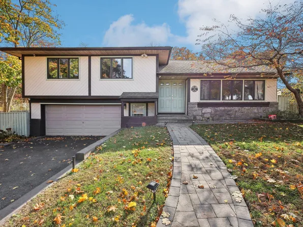 18 Trent Lane, Smithtown, NY 11787