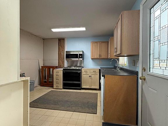 2nd image of 841 Elizabeth Ave