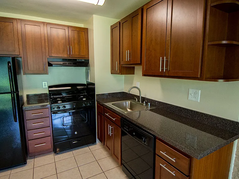 Heritage Park Apartments — Photo 60