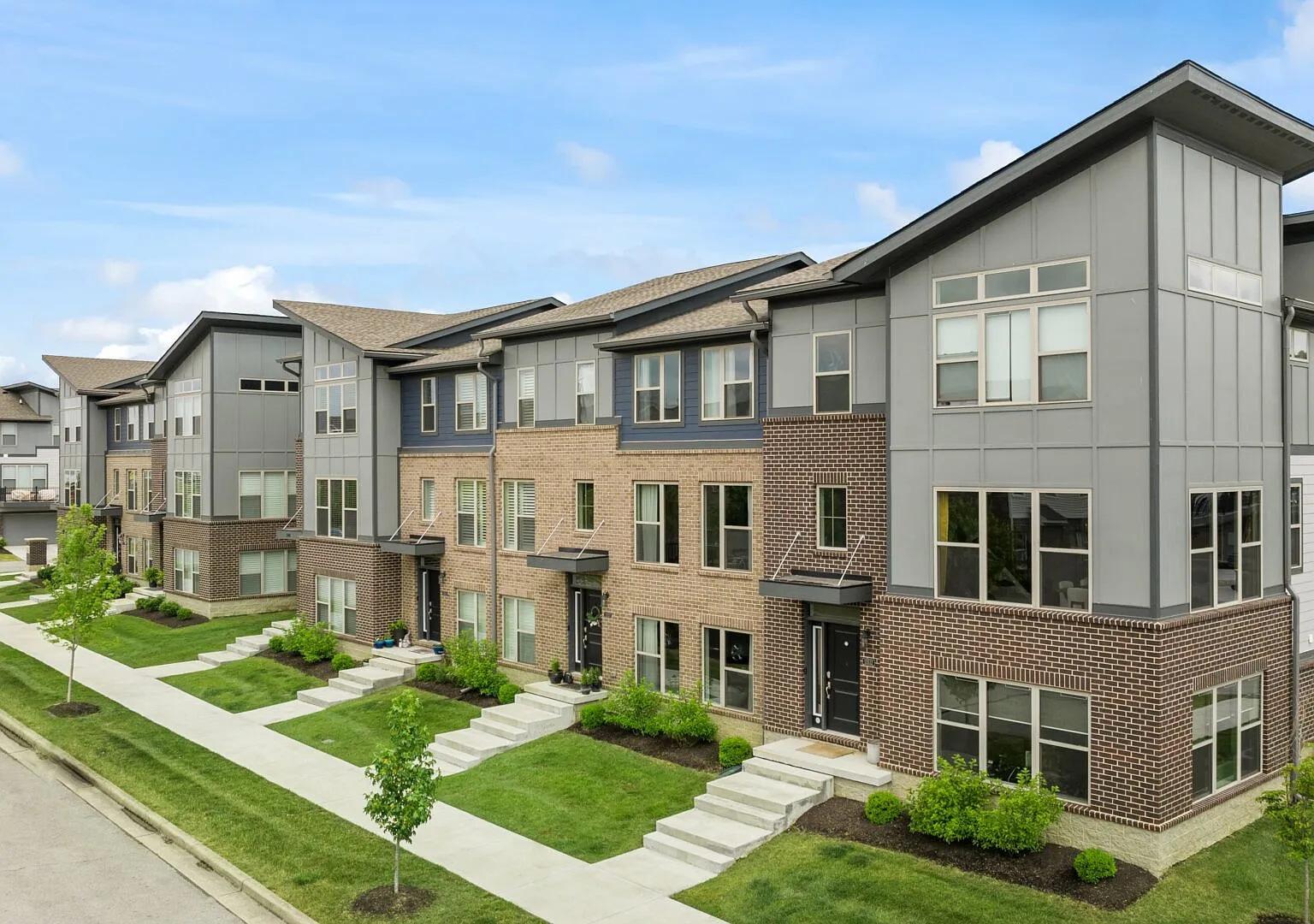 3 bed, 2073 sqft, $2,695 — Photo 1