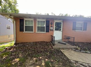 1043 Arthur St, Belleville, IL 62221